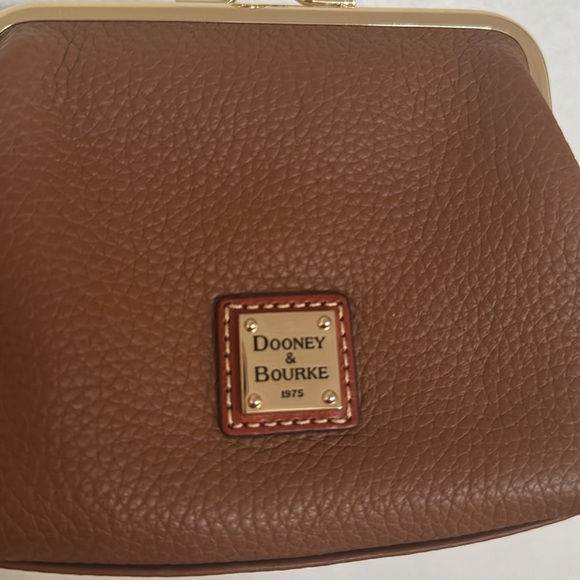 Dooney and Bourke Kisslock Coin Case Wallet - Picture 3 of 9
